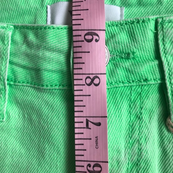 YMI SZ 5 Mid-Rise Denim Frayed Cut-Off 3" Women's Shorts in Lime Green NEW - Picture 12 of 14